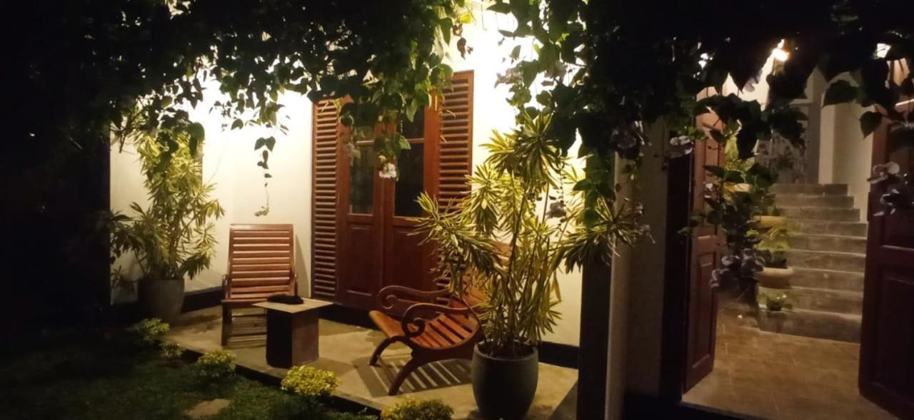Mandara Rest Bed & Breakfast Hikkaduwa Exterior photo